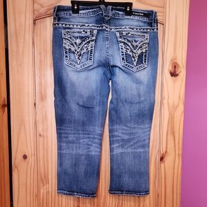 Vigoss Women's Cropped Blue Jeans with Embellished Pockets